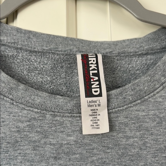 Kirkland Signature Heather Gray Sweatshirt (Men Large/Women Medium) - Picture 2 of 3